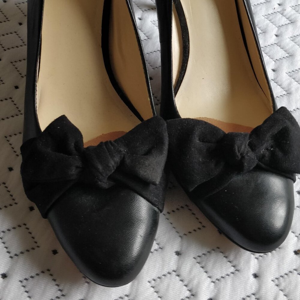 Nine West heels with bow